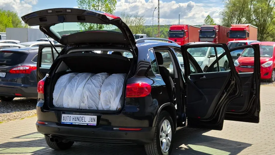 VOLKSWAGEN Tiguan -