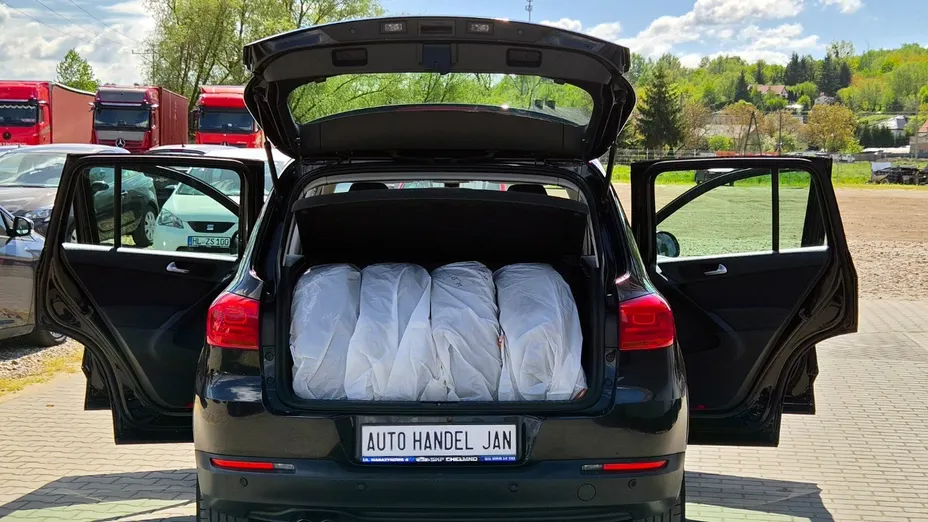VOLKSWAGEN Tiguan -