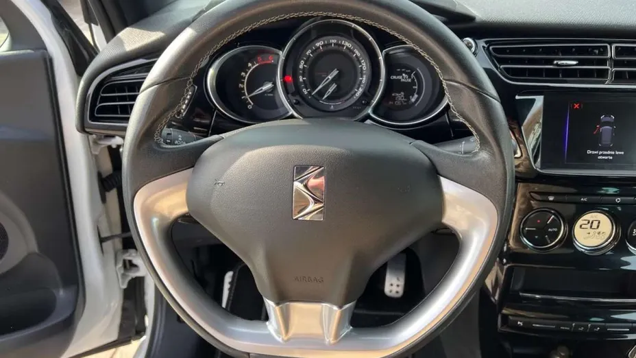CITROEN DS3 -