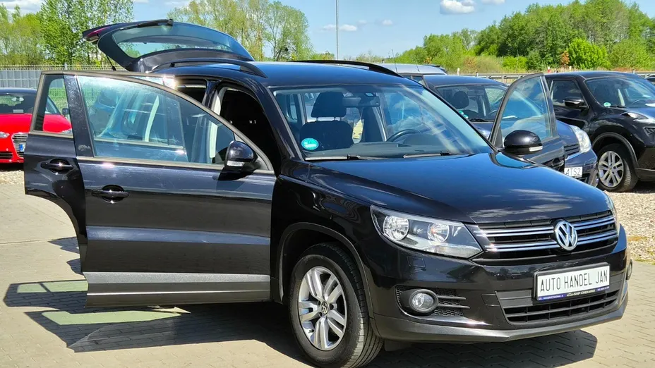 VOLKSWAGEN Tiguan -