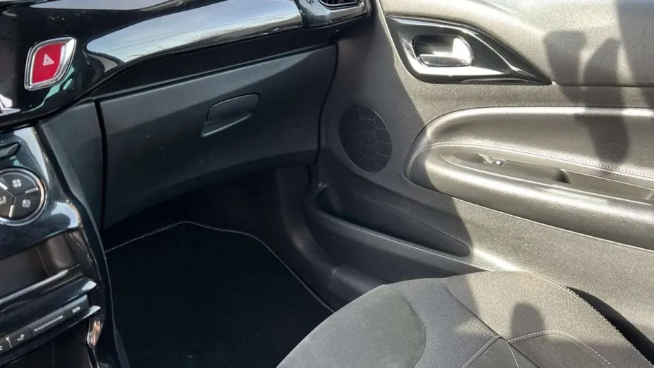 CITROEN DS3 -