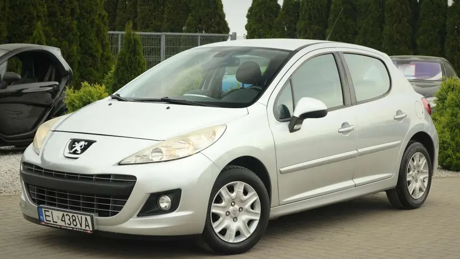PEUGEOT 207 -