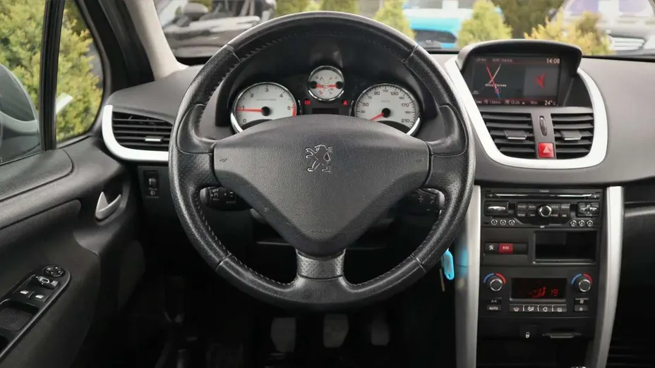 PEUGEOT 207 -