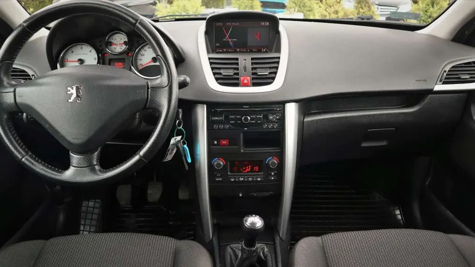 PEUGEOT 207 -