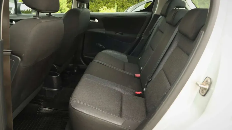 PEUGEOT 207 -