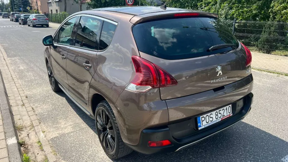 PEUGEOT 3008 -