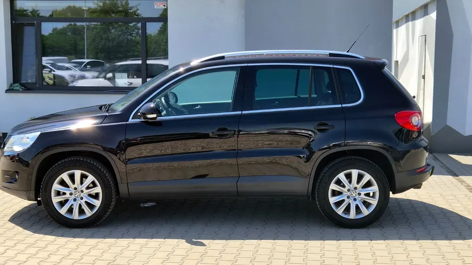 VOLKSWAGEN Tiguan -