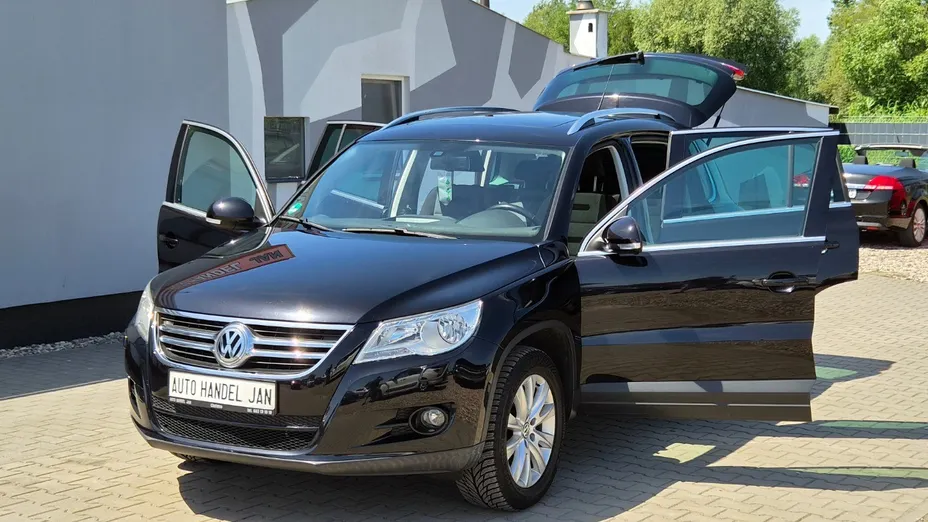 VOLKSWAGEN Tiguan -