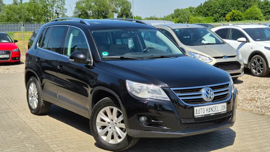 VOLKSWAGEN Tiguan -