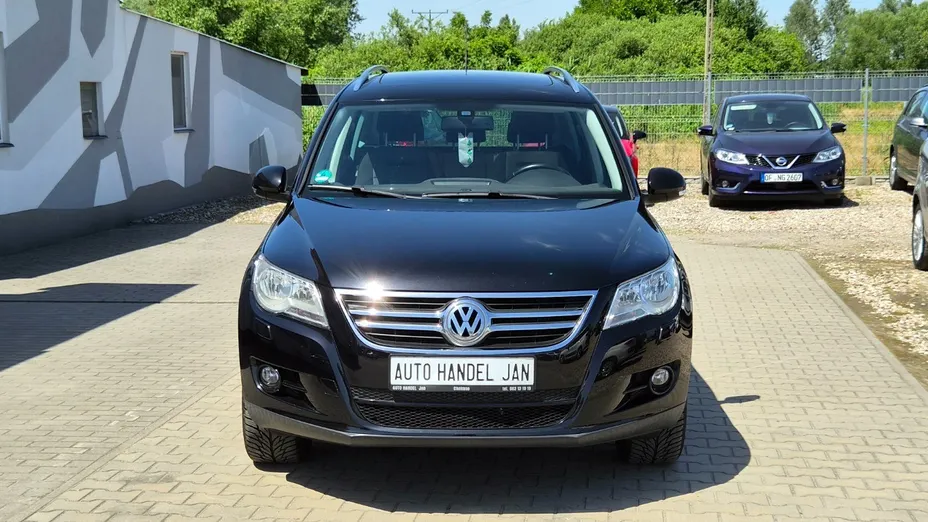 VOLKSWAGEN Tiguan -
