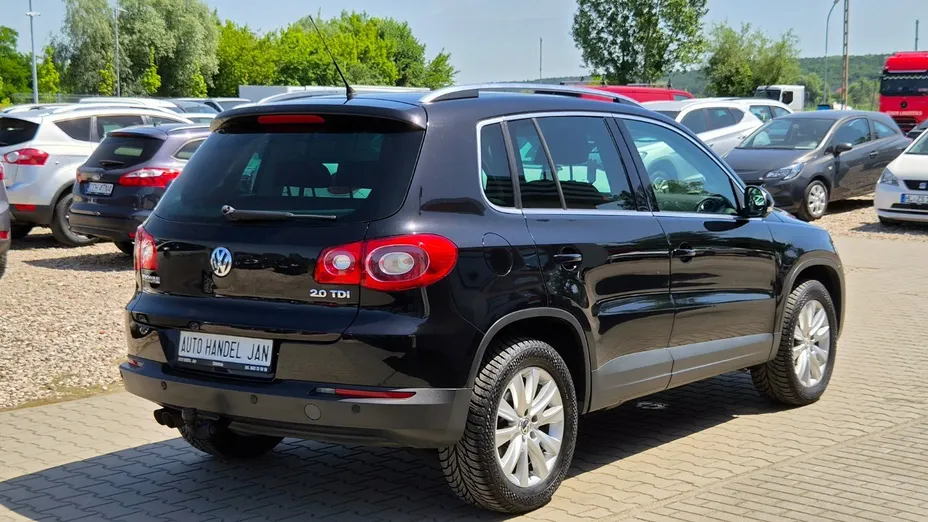 VOLKSWAGEN Tiguan -