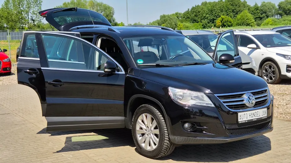 VOLKSWAGEN Tiguan -