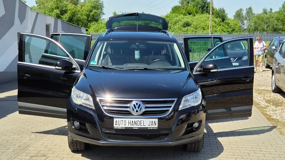 VOLKSWAGEN Tiguan -