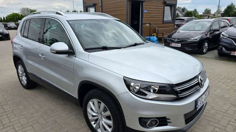 VOLKSWAGEN Tiguan -