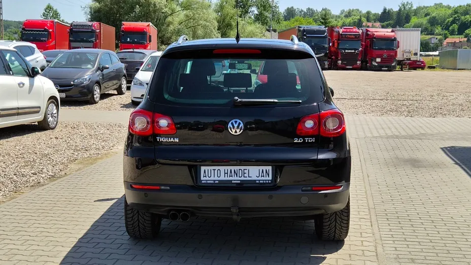 VOLKSWAGEN Tiguan -