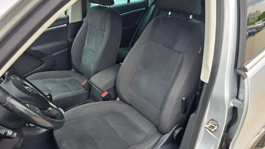 VOLKSWAGEN Tiguan -