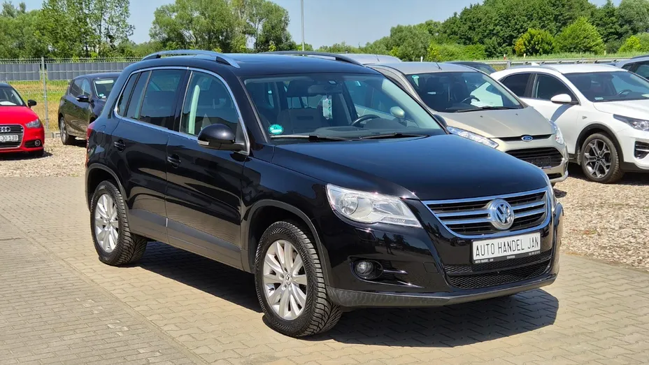 VOLKSWAGEN Tiguan -
