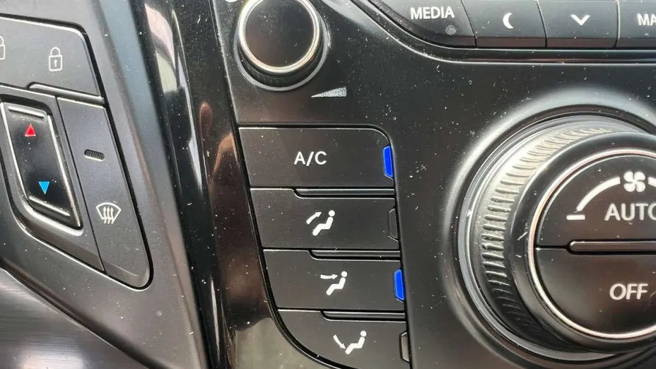 HYUNDAI i40 -