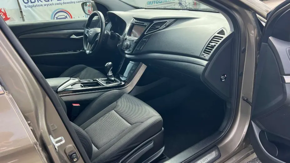 HYUNDAI i40 -