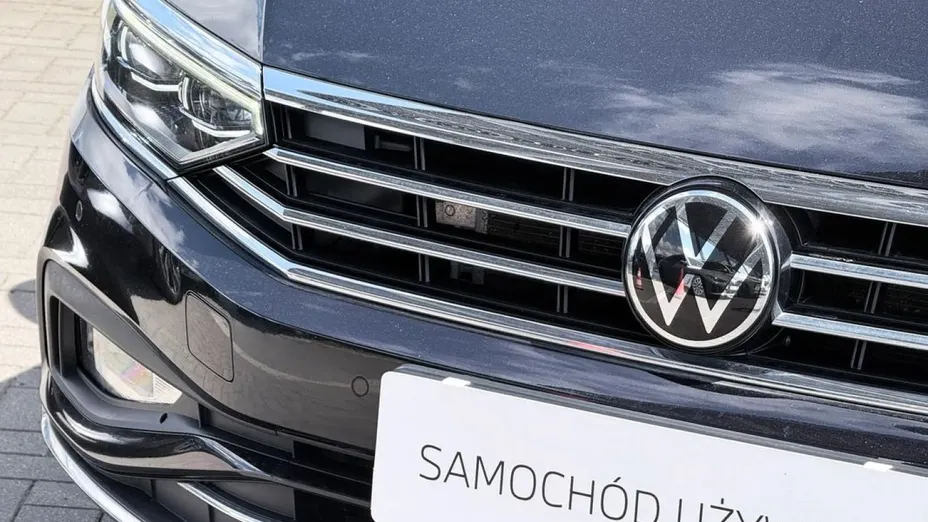 VOLKSWAGEN Passat -