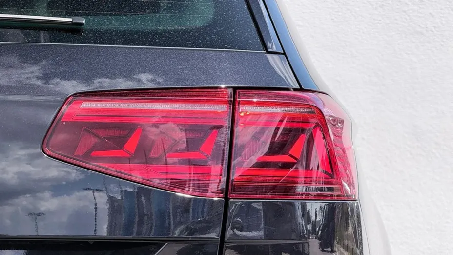 VOLKSWAGEN Passat -