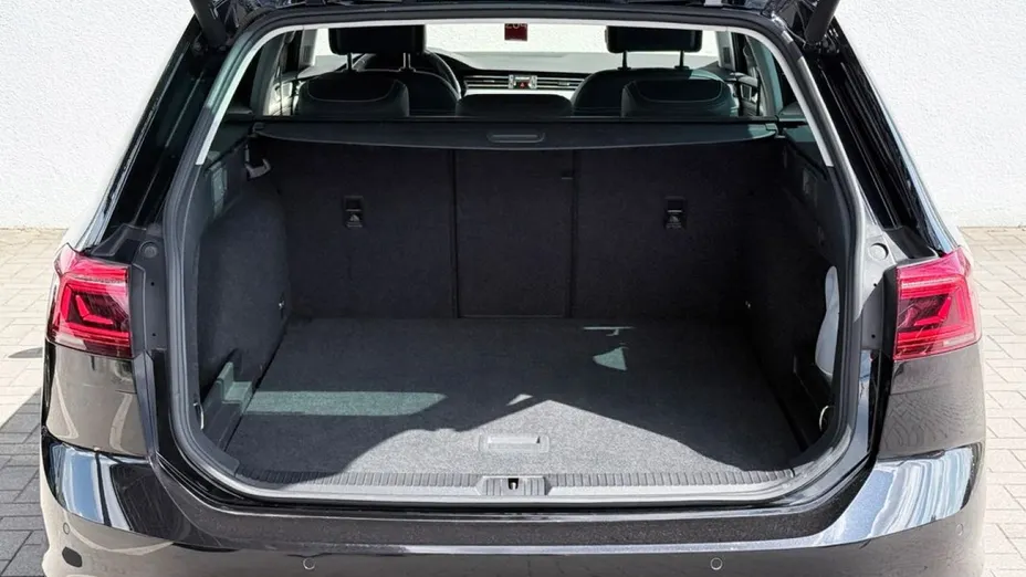 VOLKSWAGEN Passat -