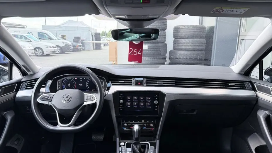 VOLKSWAGEN Passat -