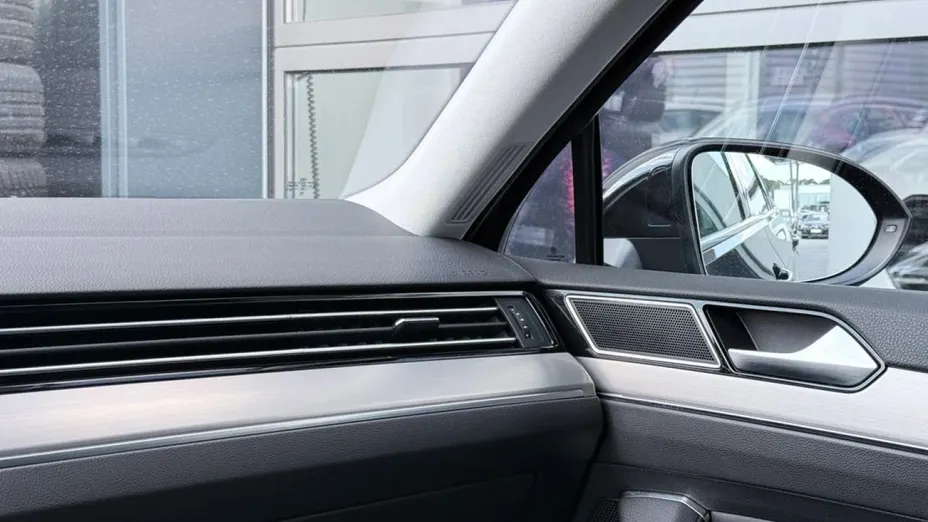 VOLKSWAGEN Passat -