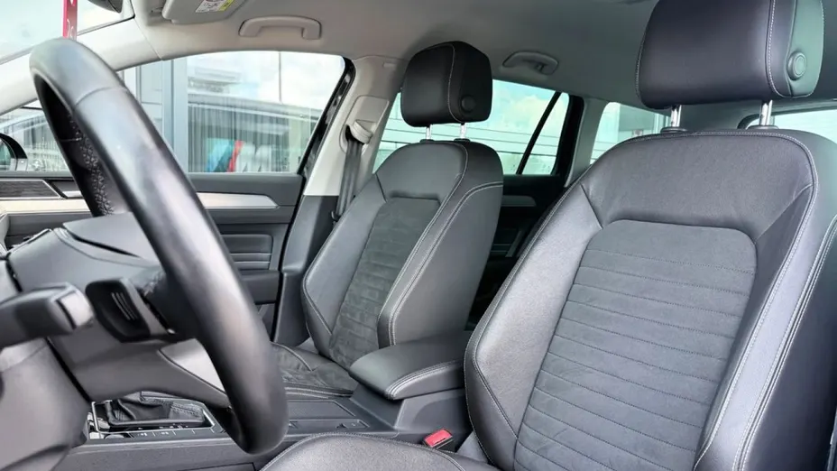 VOLKSWAGEN Passat -