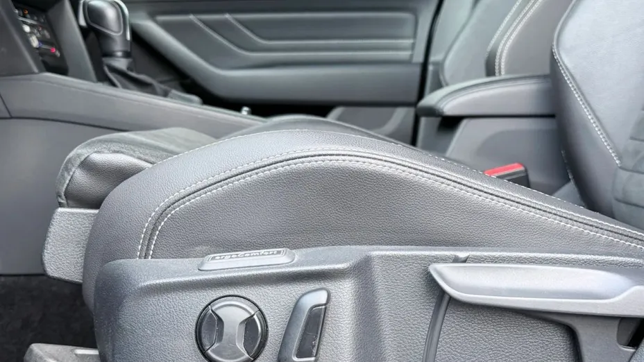 VOLKSWAGEN Passat -