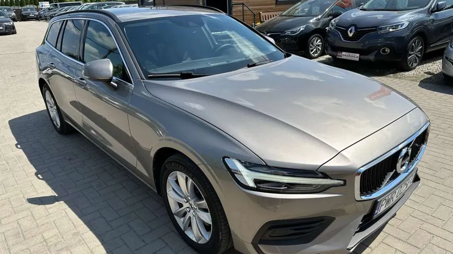 VOLVO V60 -