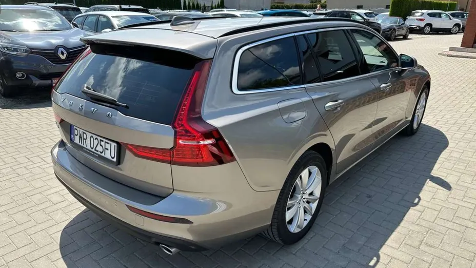 VOLVO V60 -