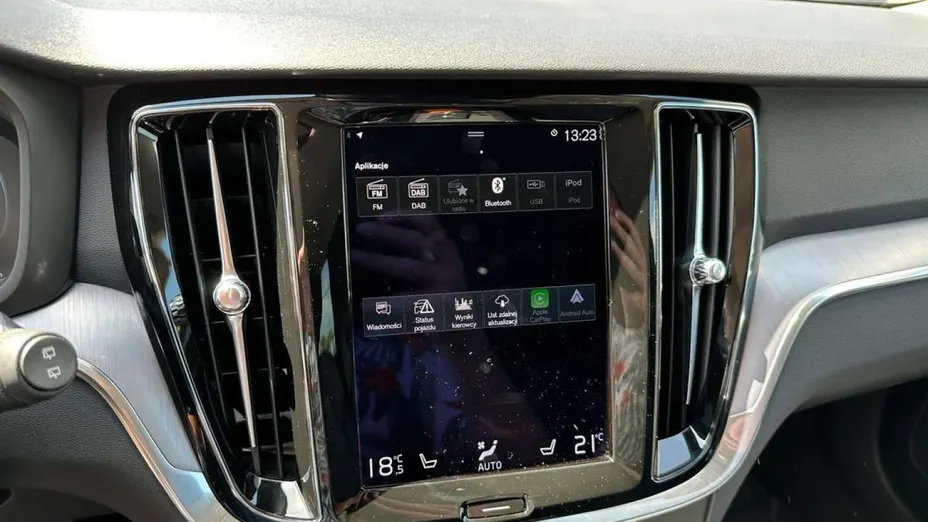 VOLVO V60 -