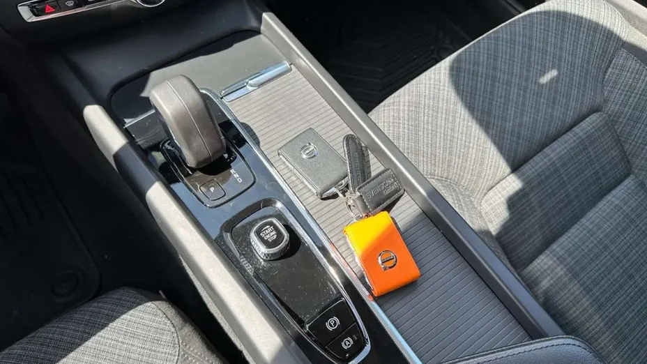 VOLVO V60 -