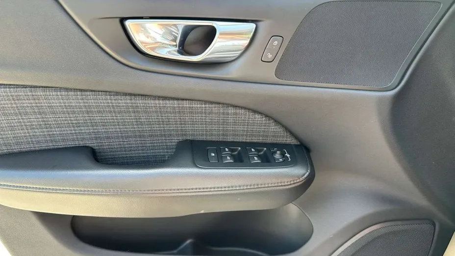 VOLVO V60 -