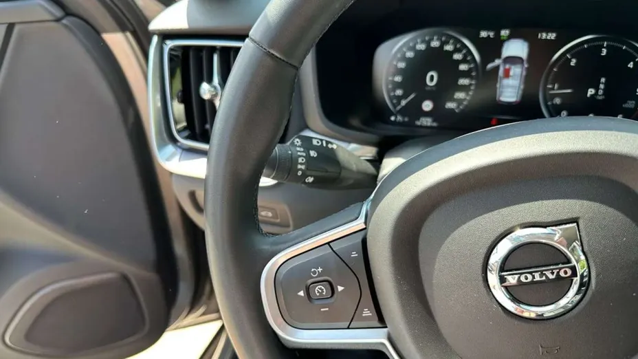 VOLVO V60 -