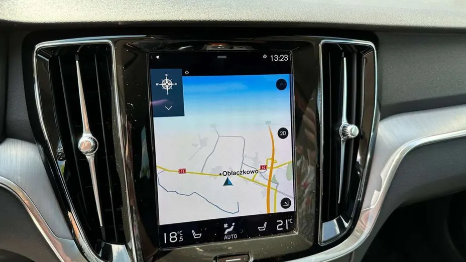 VOLVO V60 -