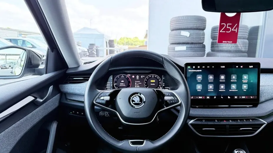 SKODA Octavia -