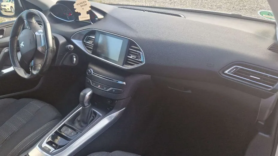 PEUGEOT 308 -
