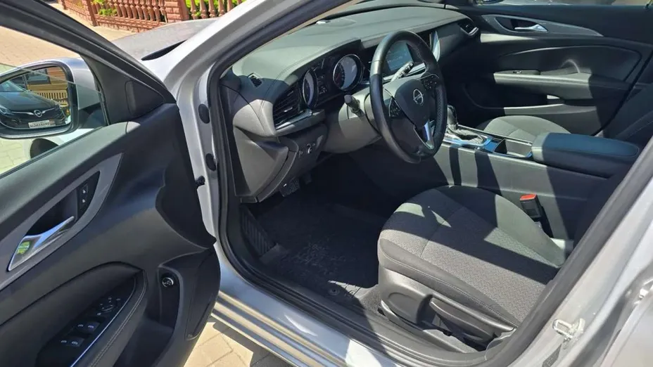 OPEL Insignia -
