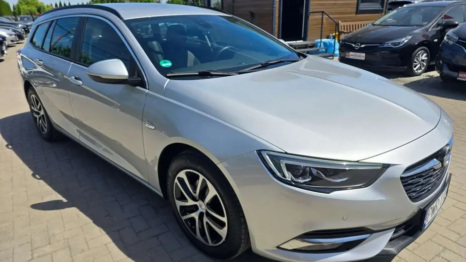 OPEL Insignia -