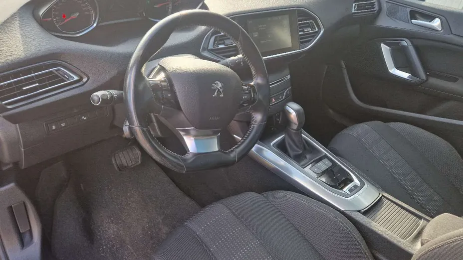 PEUGEOT 308 -