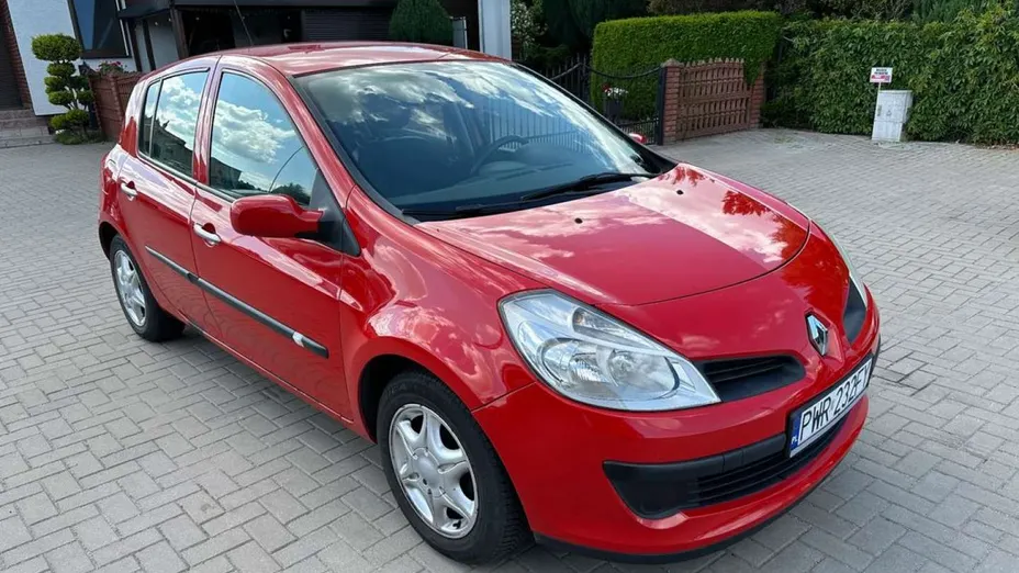 RENAULT Clio -