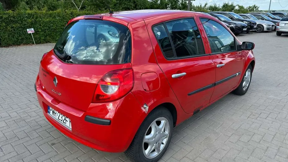 RENAULT Clio -