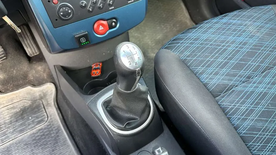 RENAULT Clio -