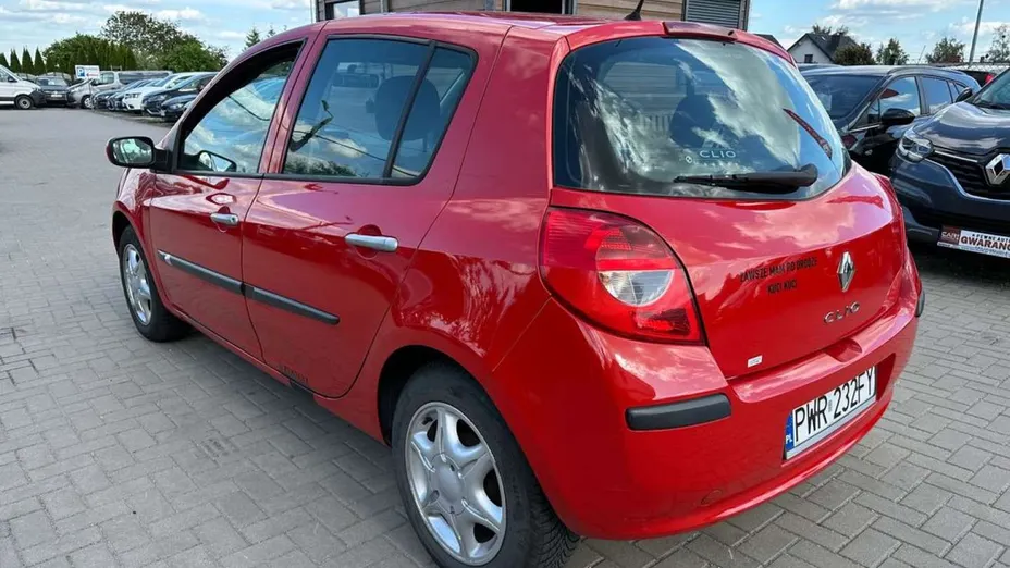 RENAULT Clio -