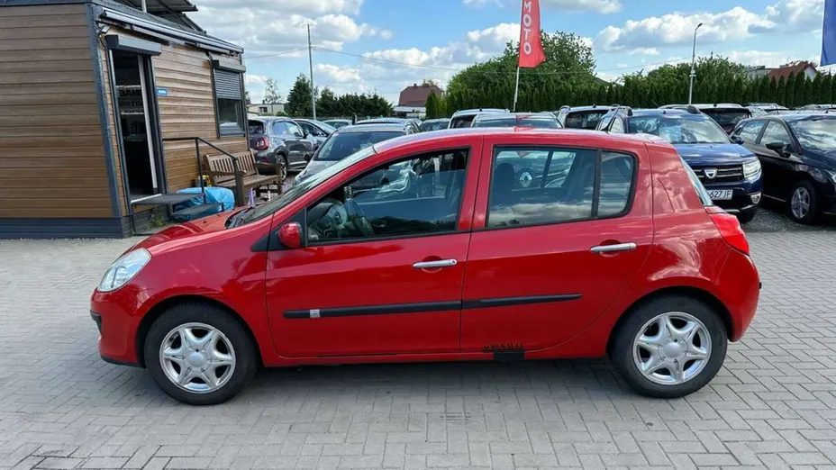 RENAULT Clio -