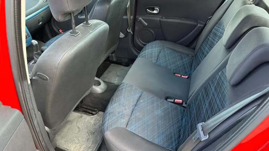 RENAULT Clio -