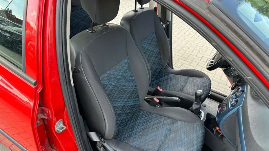 RENAULT Clio -