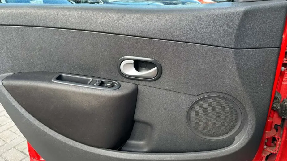 RENAULT Clio -